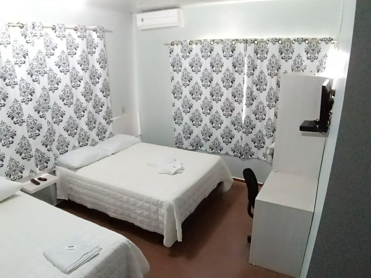Giroto Hotel Realeza Extérieur photo